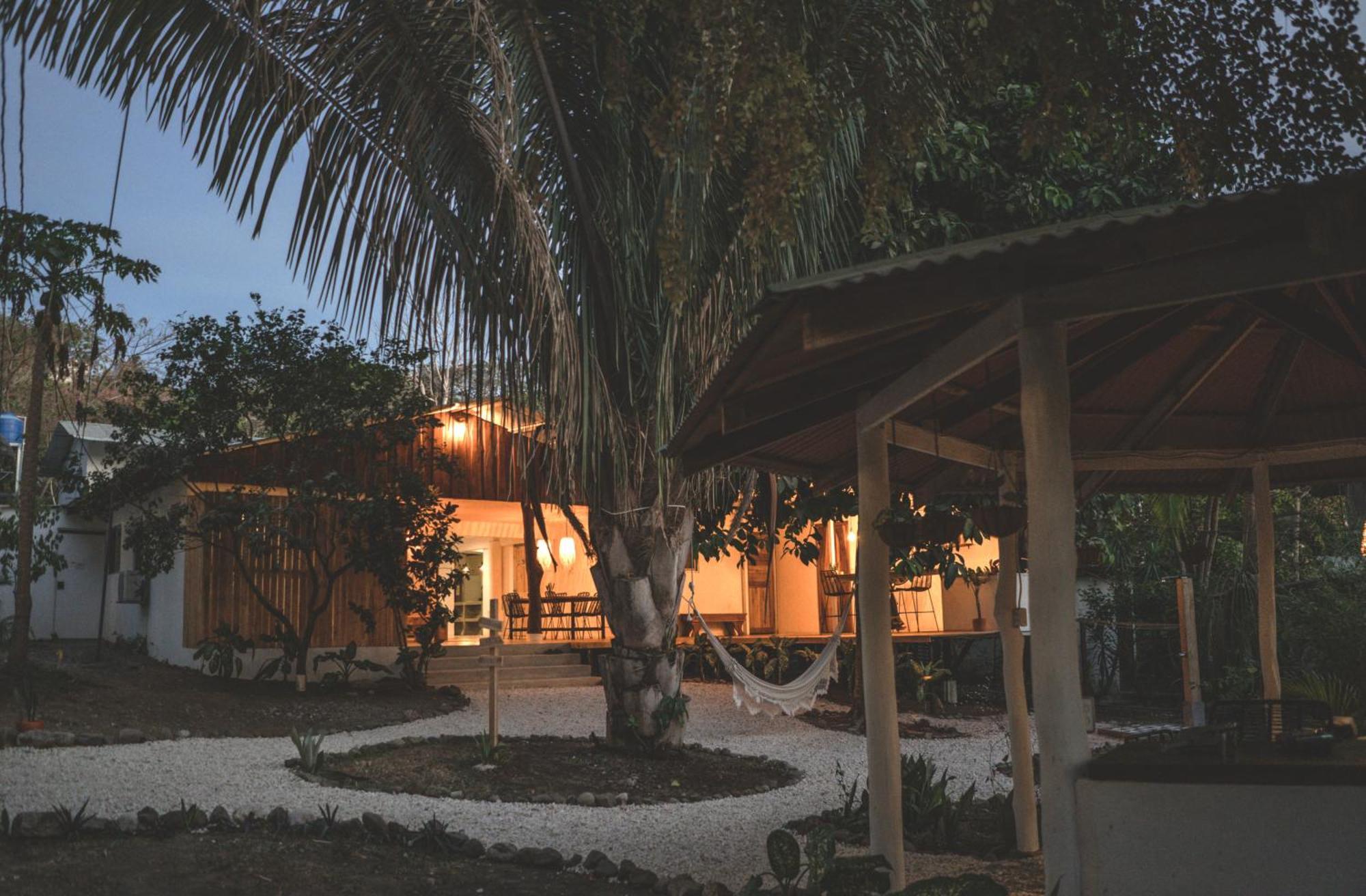 Cuatro Vientos Lodge & Apartments - Mal Pais, Costa Rica Playa Santa Teresa  Bagian luar foto